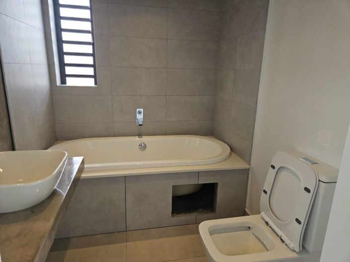 Image No.8-3 Bed Villa for sale