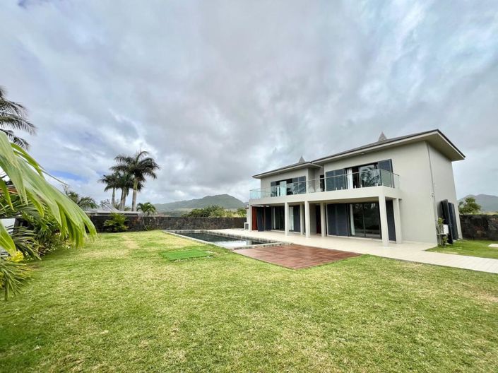 Image No.3-4 Bed Villa for sale