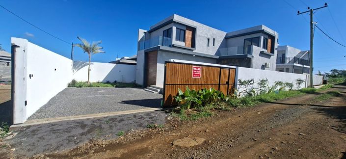 Image No.2-3 Bed Villa for sale