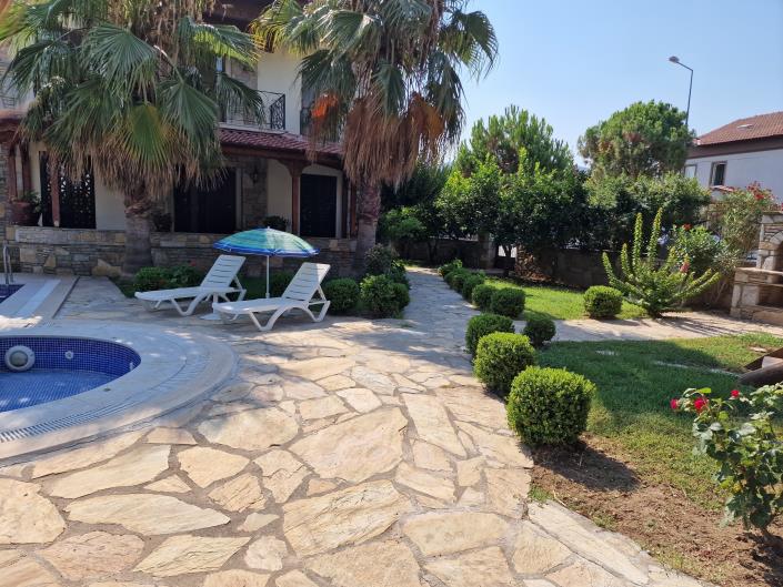 Image No.21-3 Bed Villa / Detached for sale