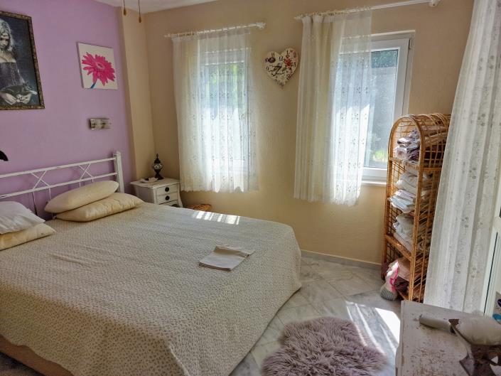 Image No.11-3 Bed Villa / Detached for sale