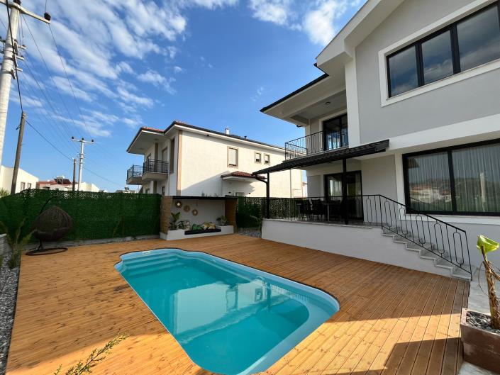 Image No.11-4 Bed Villa / Detached for sale