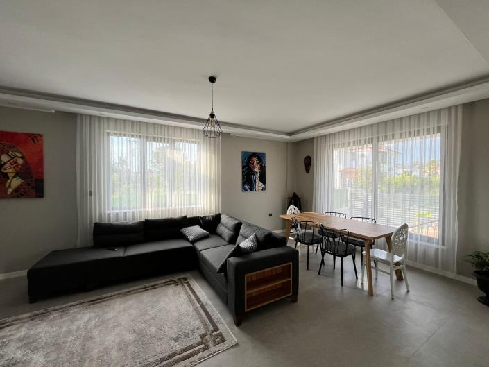 Image No.3-4 Bed Villa / Detached for sale