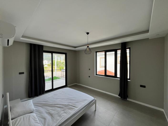 Image No.5-4 Bed Villa / Detached for sale