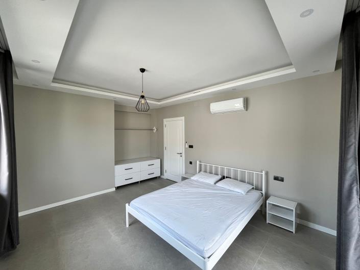 Image No.8-4 Bed Villa / Detached for sale