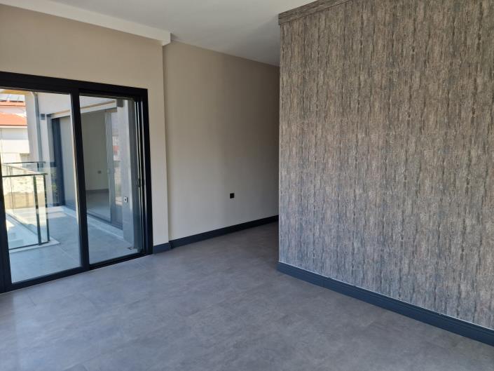 Image No.12-4 Bed Mansion for sale