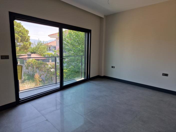 Image No.15-4 Bed Mansion for sale