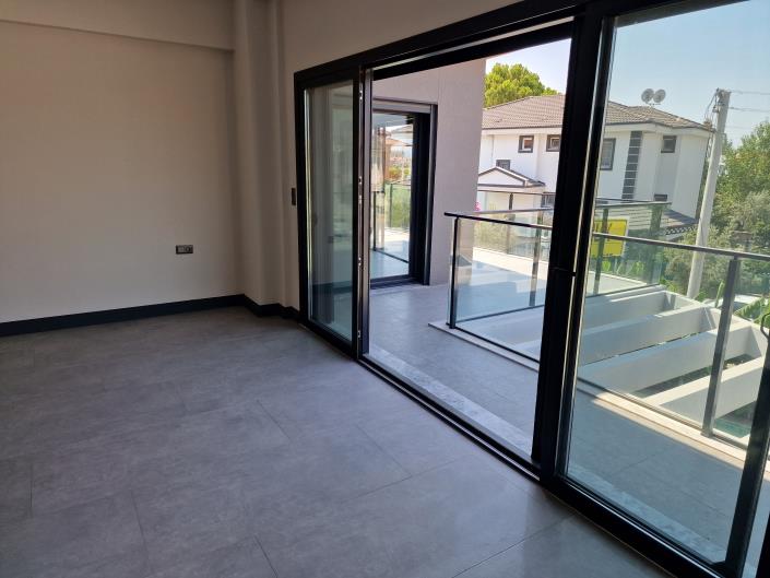 Image No.26-4 Bed Mansion for sale