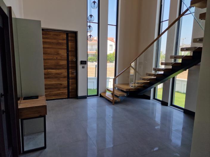 Image No.10-4 Bed Mansion for sale