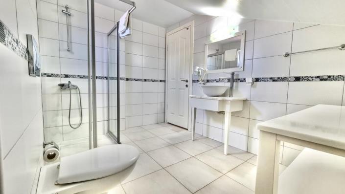 Image No.11-3 Bed Villa for sale