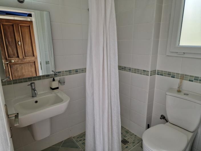 Image No.12-4 Bed Villa / Detached for sale