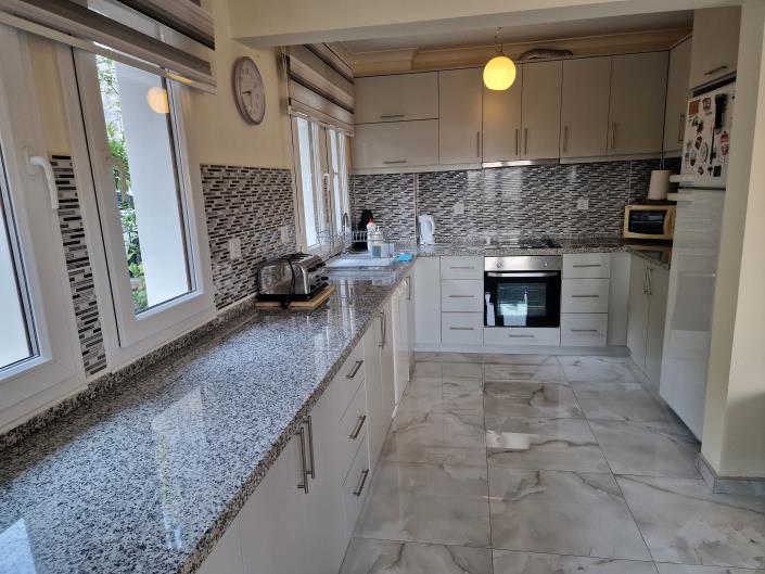 Image No.2-3 Bed Villa for sale