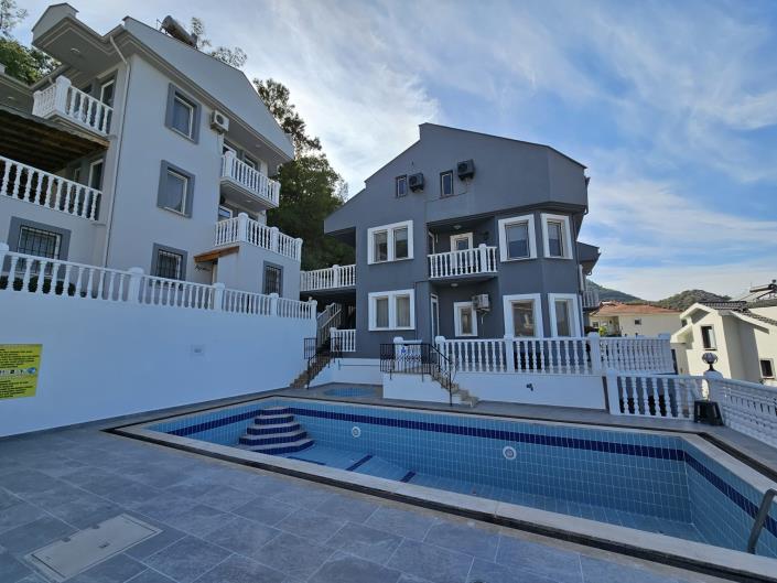 Image No.1-4 Bed Apartment for sale