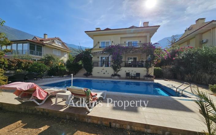 Image No.1-4 Bed Villa / Detached for sale