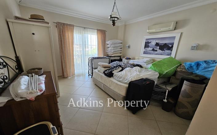 Image No.11-4 Bed Villa / Detached for sale