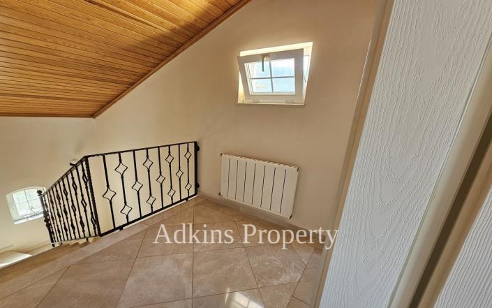 Image No.25-4 Bed Villa / Detached for sale