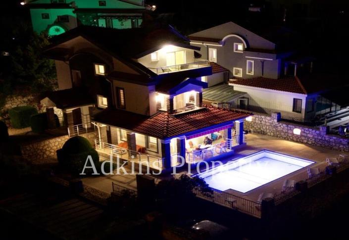 Image No.40-5 Bed Villa / Detached for sale