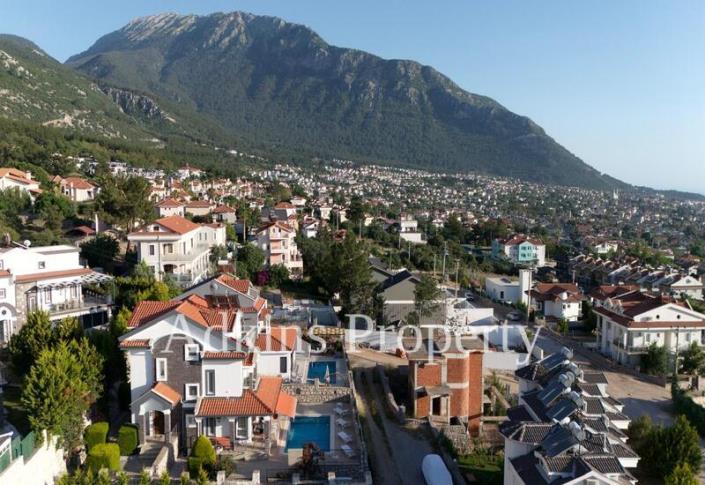 Image No.46-5 Bed Villa / Detached for sale