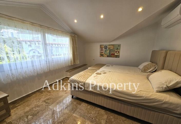 Image No.27-5 Bed Villa / Detached for sale