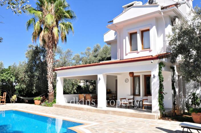 Image No.1-4 Bed Villa / Detached for sale