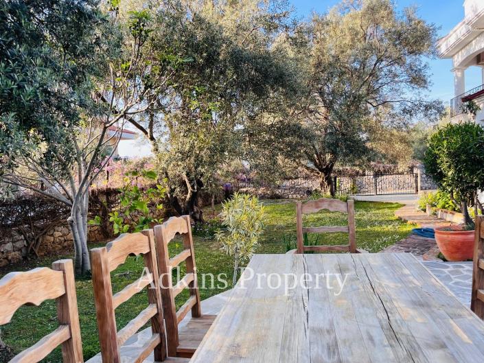 Image No.42-4 Bed Villa / Detached for sale