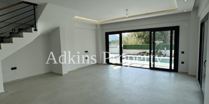 Image No.3-Villa / Détaché de 4 chambres à vendre à Hisaronu