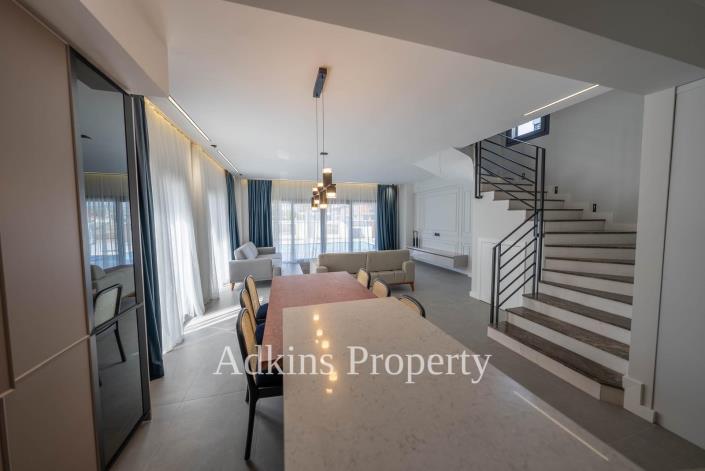 Image No.24-4 Bed Villa / Detached for sale