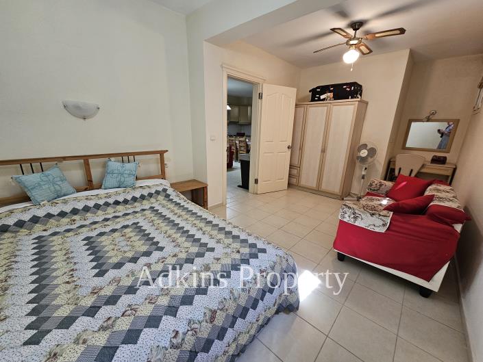 Image No.12-4 Bed Villa / Detached for sale