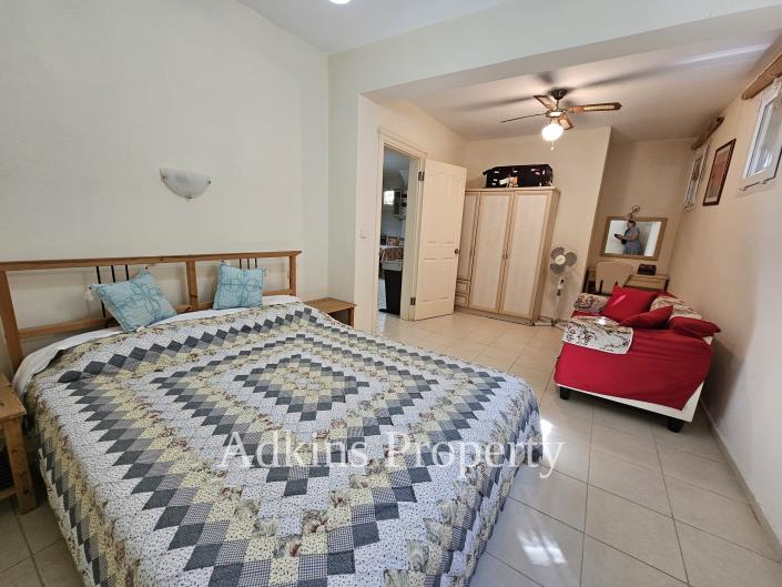 Image No.11-4 Bed Villa / Detached for sale