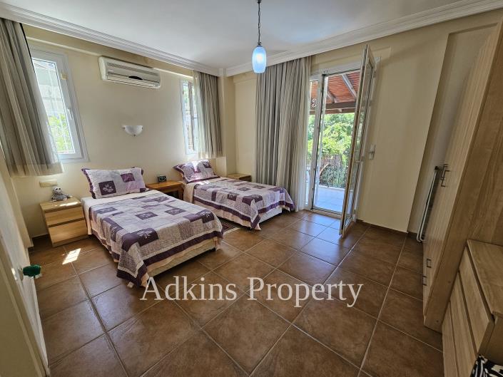 Image No.15-4 Bed Villa / Detached for sale