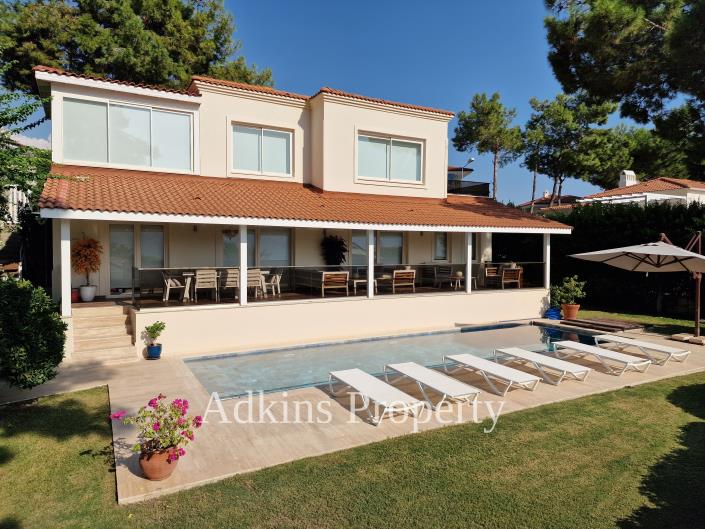 Image No.1-5 Bed Villa / Detached for sale