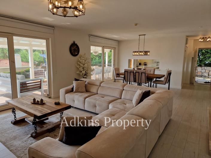 Image No.3-5 Bed Villa / Detached for sale