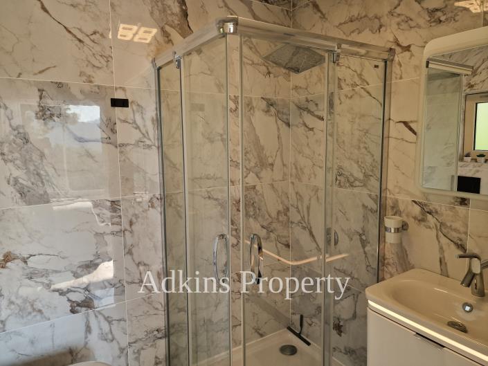 Image No.16-5 Bed Villa / Detached for sale