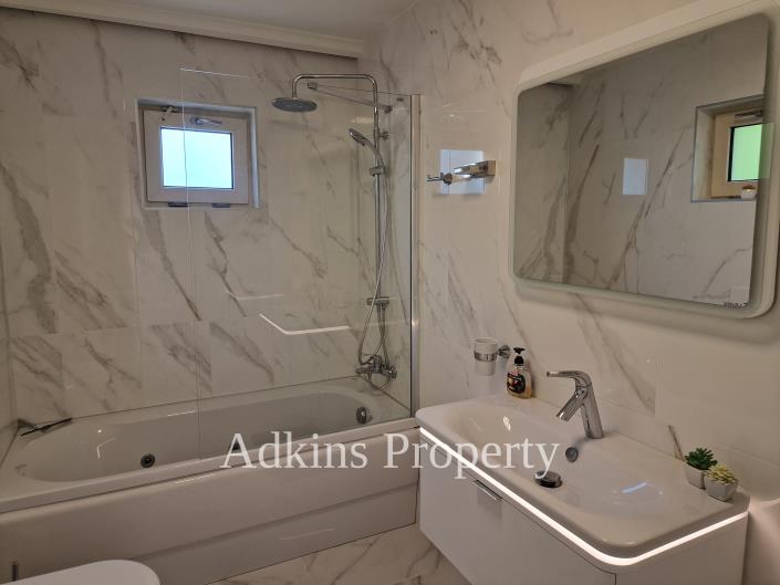 Image No.15-5 Bed Villa / Detached for sale