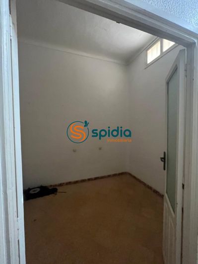 Image No.8-5 Bed Property for sale