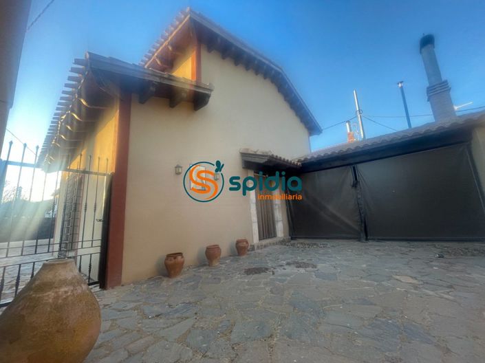 Image No.40-6 Bed Villa for sale