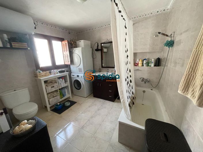 Image No.10-3 Bed Country House for sale