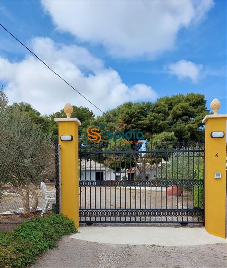 Image No.12-3 Bed Country House for sale