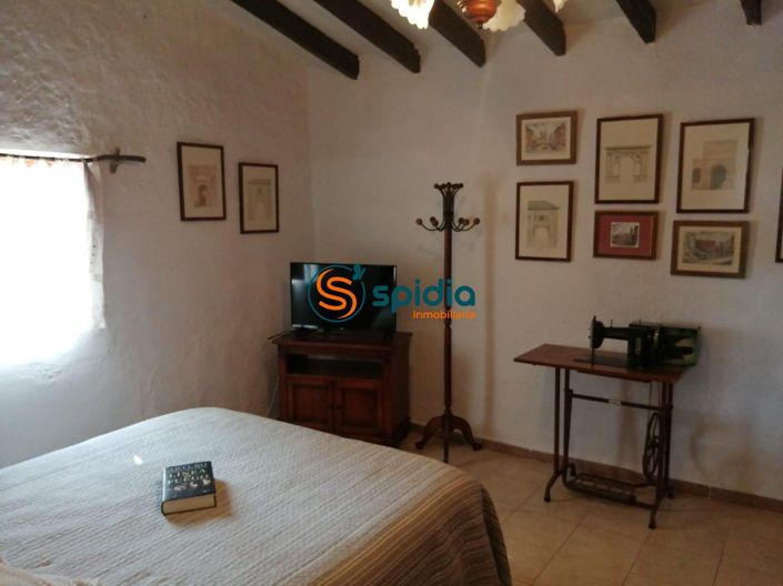 Image No.19-3 Bed Country House for sale