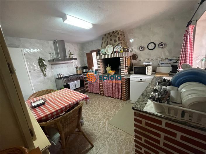 Image No.8-3 Bed Country House for sale