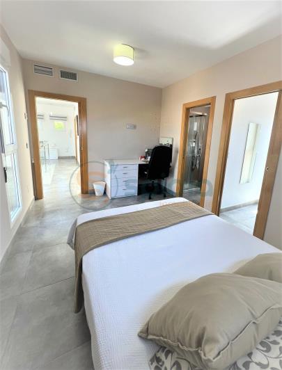 Image No.20-4 Bed Chalet for sale