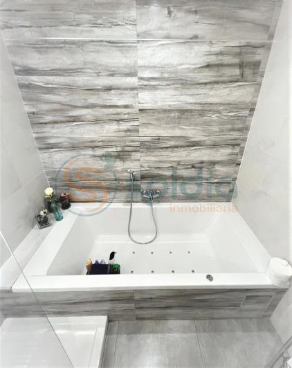 Image No.41-4 Bed Chalet for sale