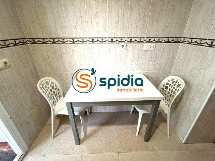 Image No.25-3 Bed Flat for sale