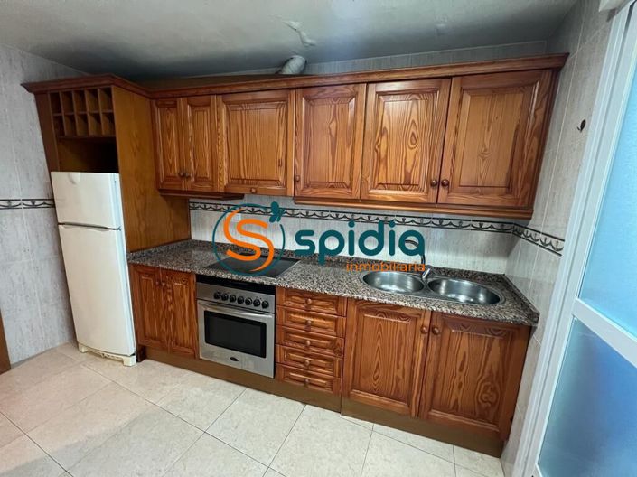 Image No.26-3 Bed Flat for sale