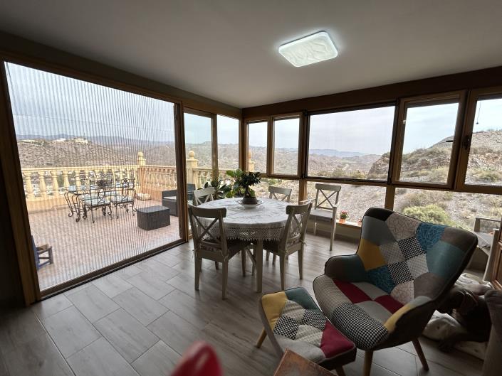 Image No.40-4 Bed Chalet for sale