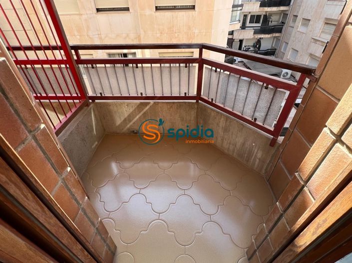 Image No.11-4 Bed Flat for sale