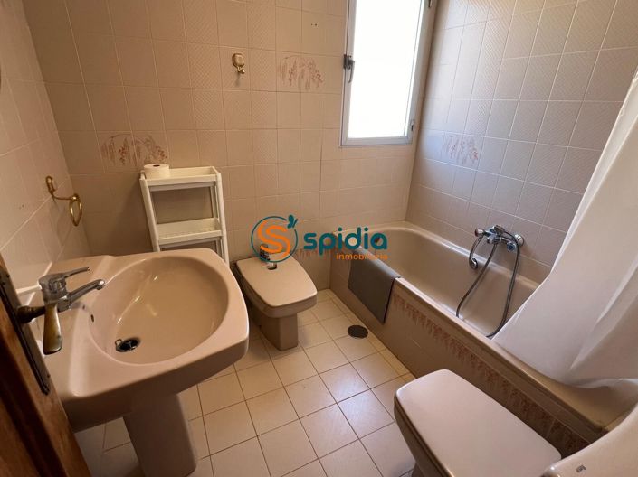 Image No.16-4 Bed Flat for sale