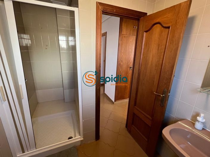 Image No.20-4 Bed Flat for sale