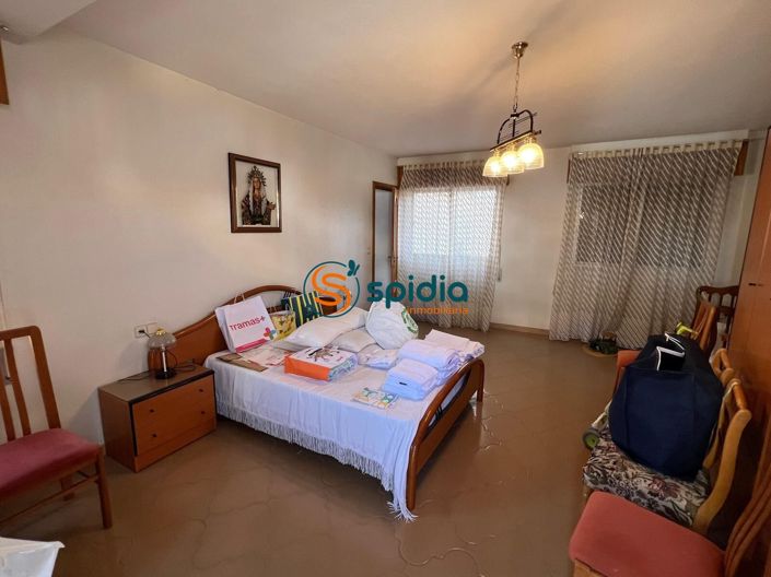 Image No.22-4 Bed Flat for sale