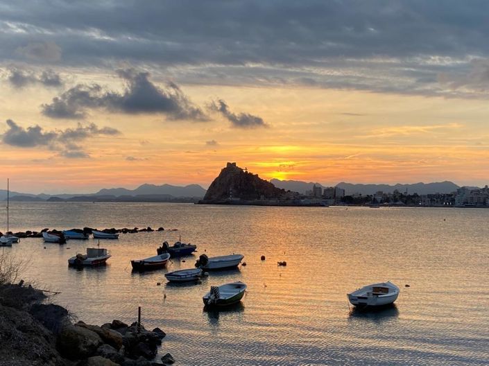 Image No.33-4 Bed Flat for sale